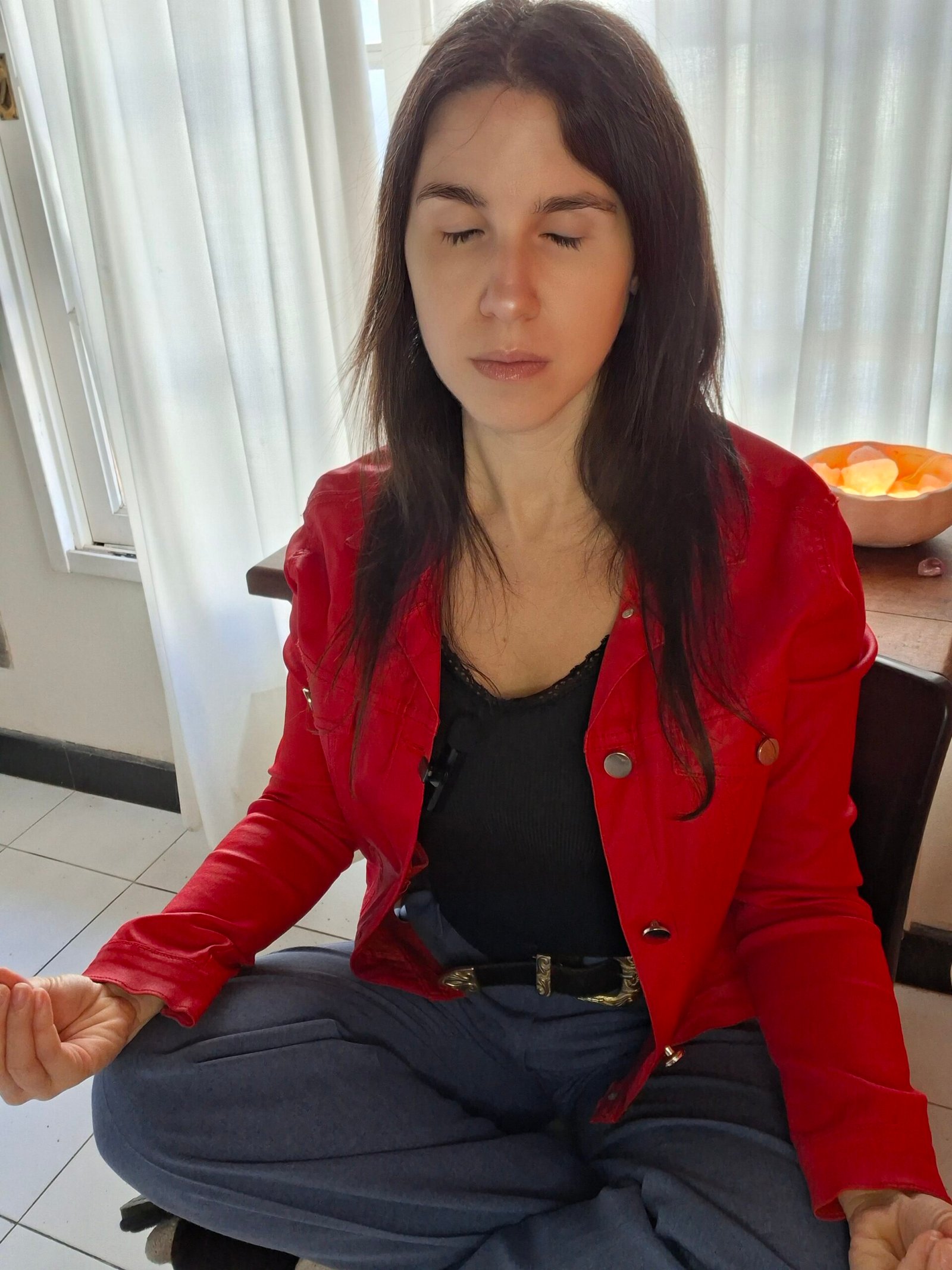 Juli C. durante una sesión de terapia holística